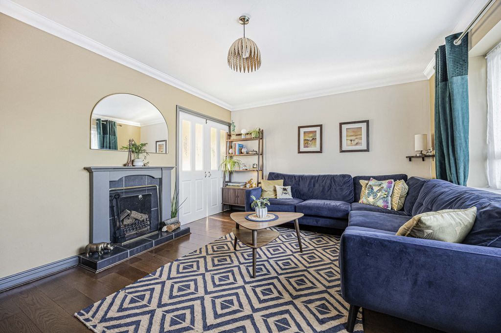 Property photo 2 of 21