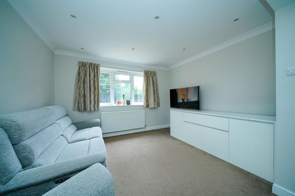 Property photo 2 of 20 79-Batchwood-Drive-1026.Jpg