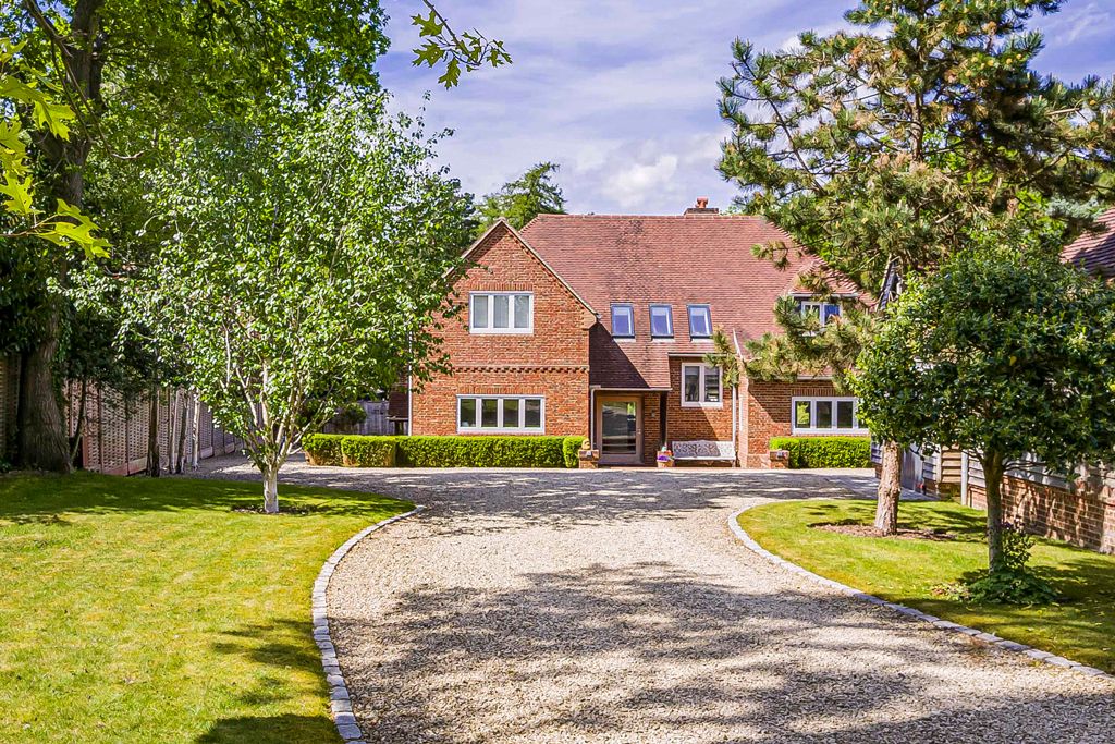 Property photo 1 of 34