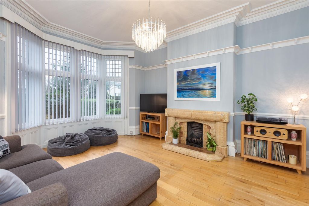 Property photo 2 of 25