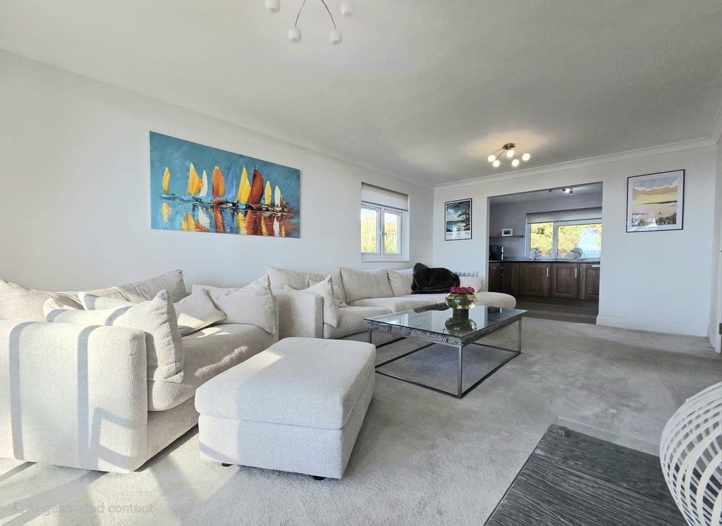 Property photo 2 of 26