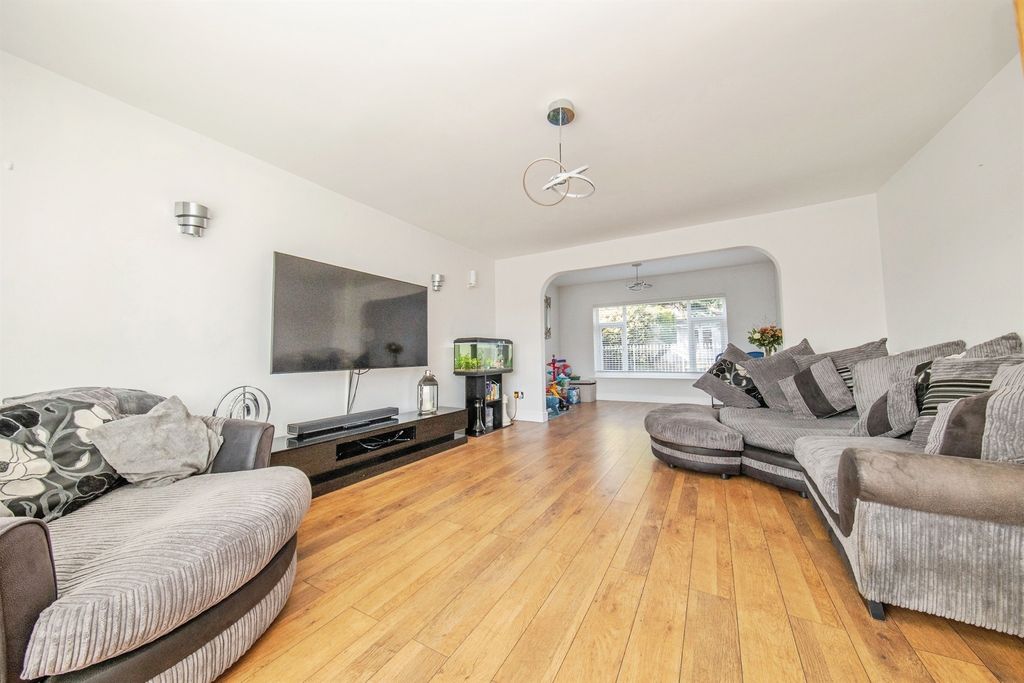 Property photo 2 of 18