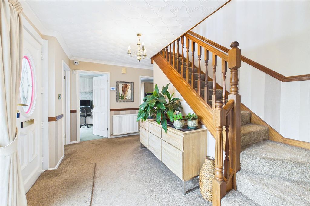 Property photo 3 of 16