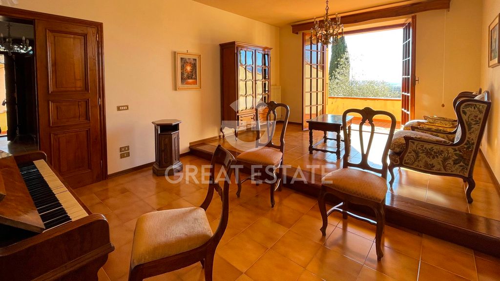 Property photo 2 of 21 Interiors