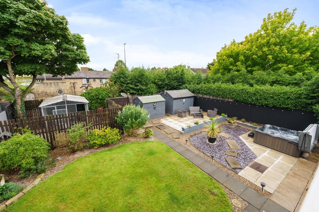 Property photo 2 of 14 989807 (8).Jpg