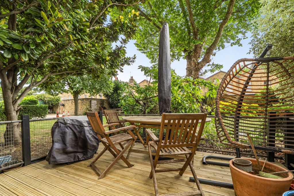Property photo 2 of 17 Patio
