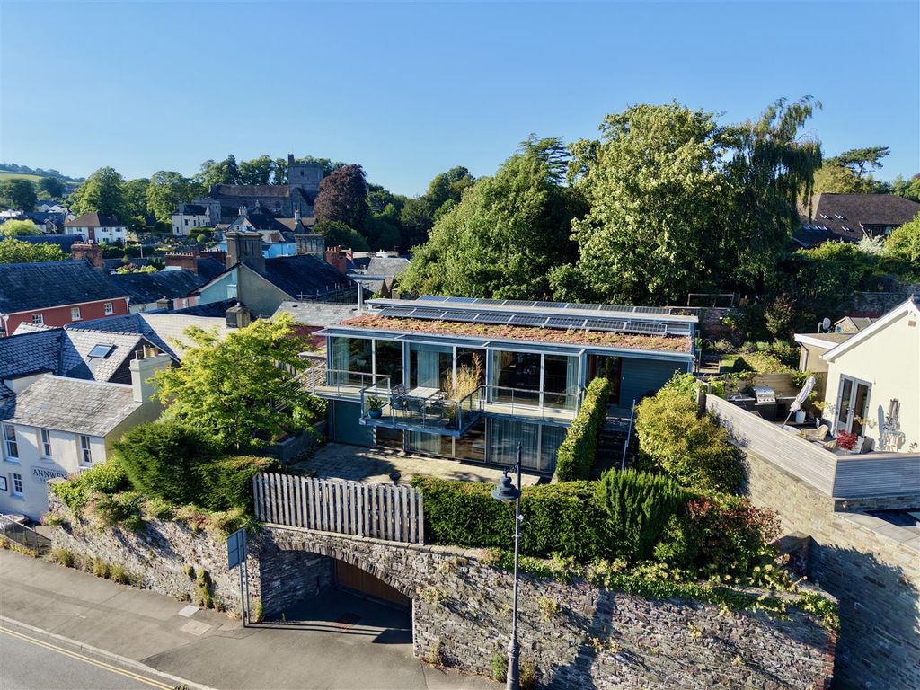 Property photo 1 of 32 Dji_Fly_20260703_185720_0093_1783104023585_Photo.J