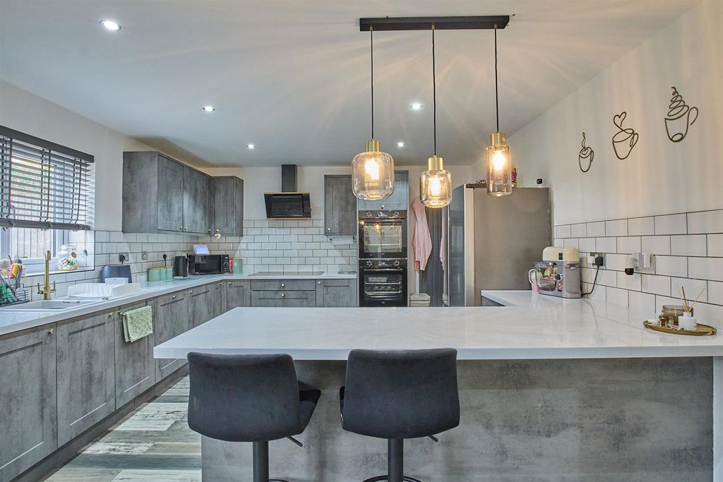 Property photo 3 of 18 Coronation Road 11.Jpg