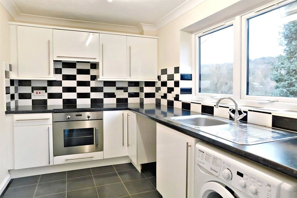 Property photo 2 of 7 Picture No. 11