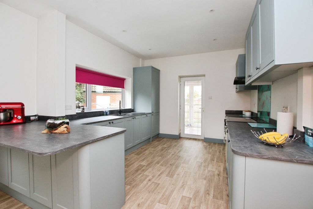 Property photo 3 of 26 4182062