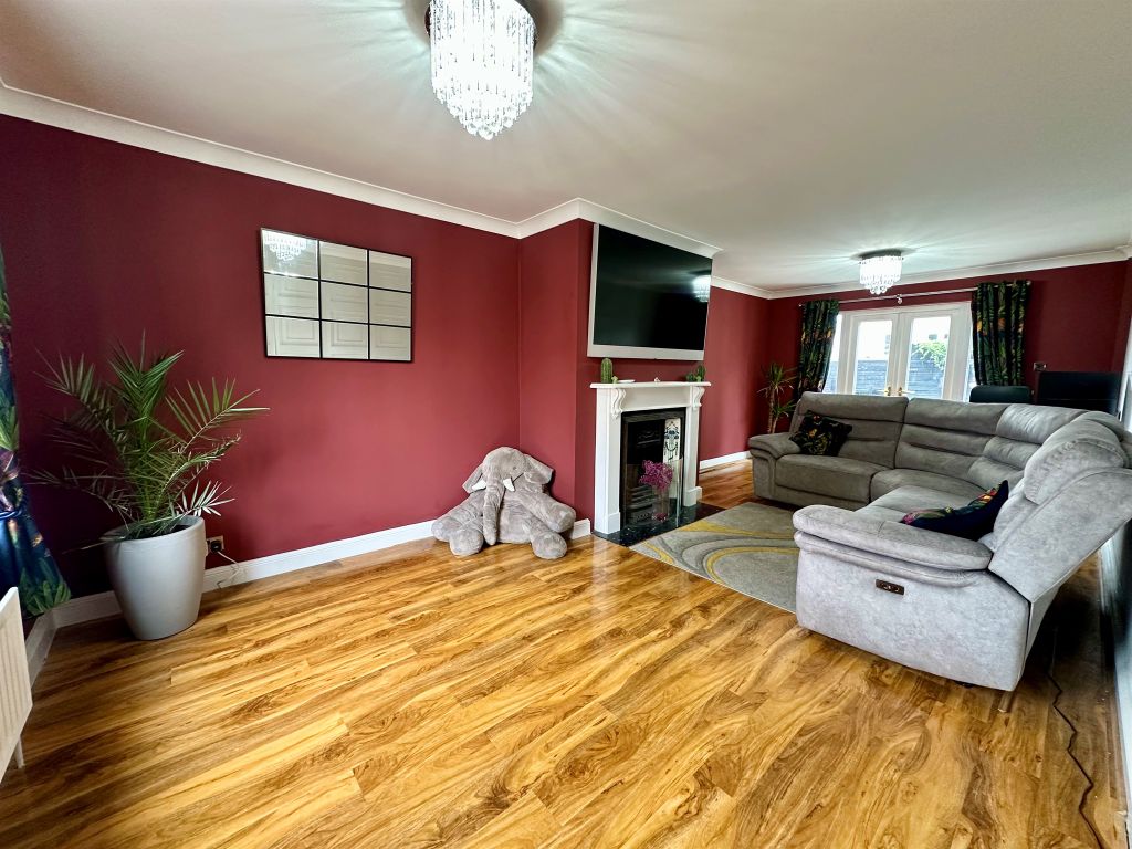 Property photo 3 of 11