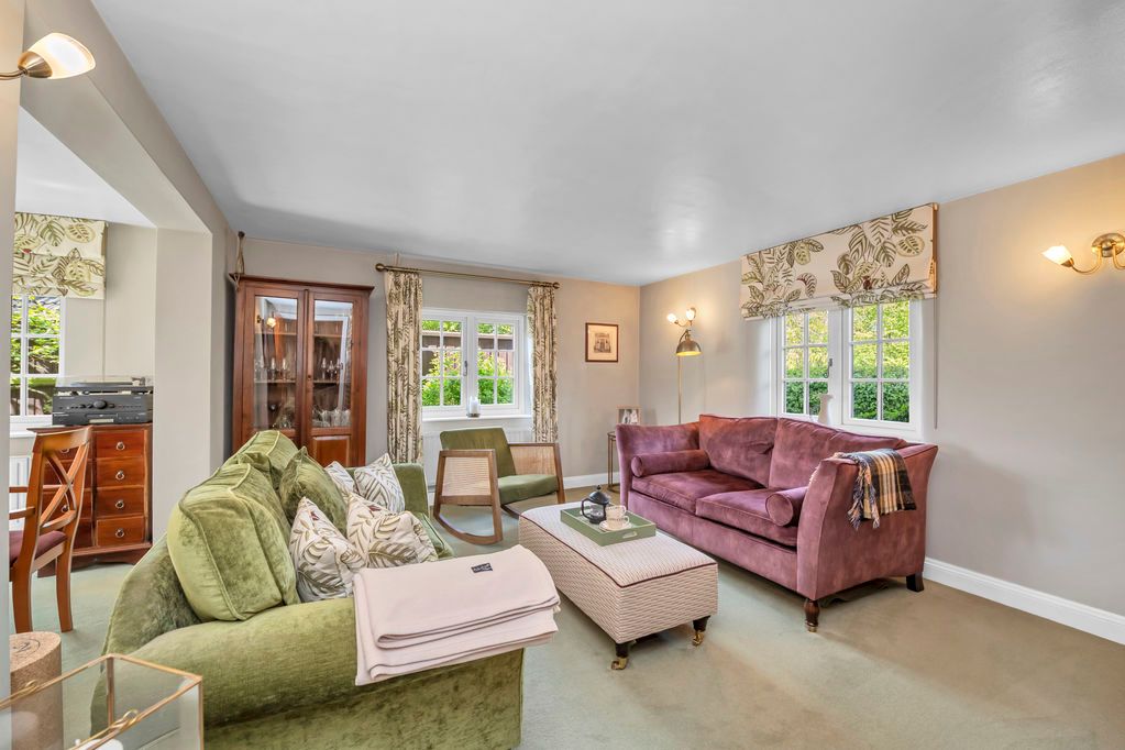 Property photo 3 of 23 Sitting Room