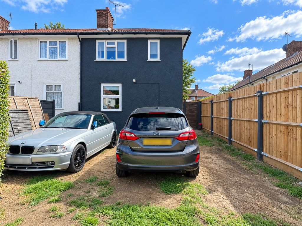 Property photo 2 of 18 20.Png