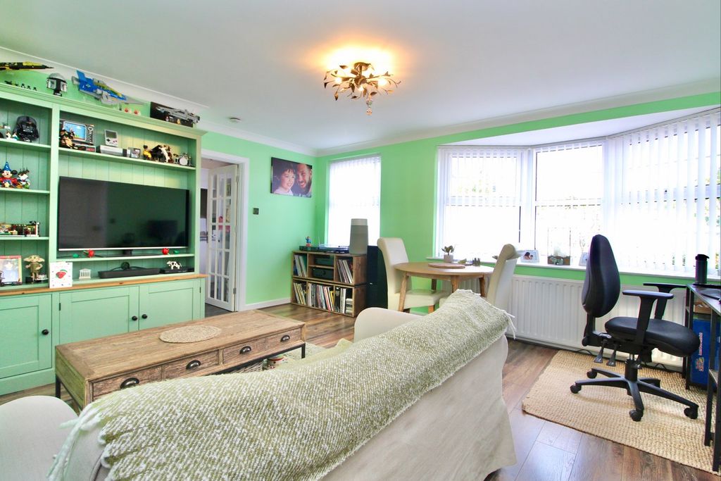 Property photo 2 of 13