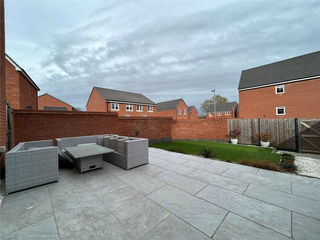 Property photo 2 of 22 Picture No. 16