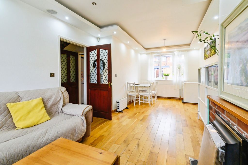 Property photo 2 of 23 Pbox-Img.Jpg