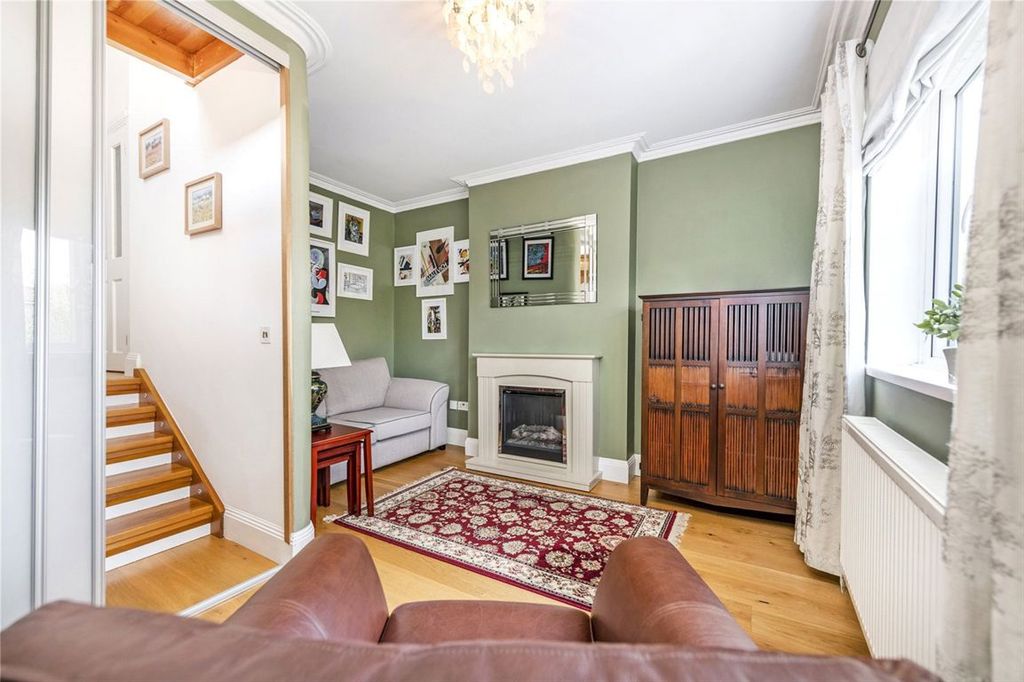 Property photo 2 of 8
