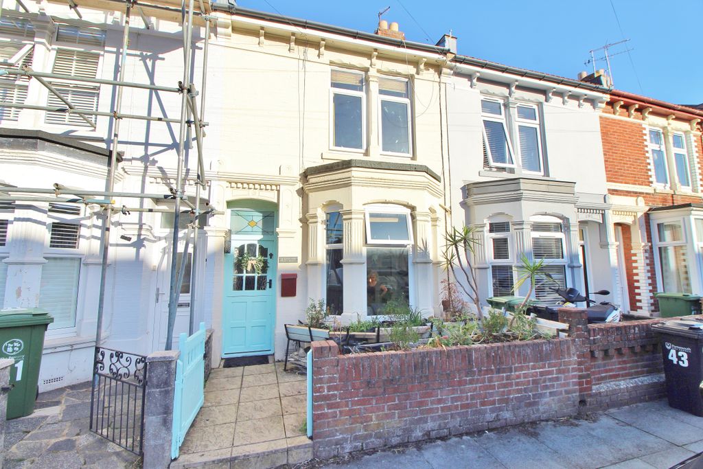 Property photo 1 of 12