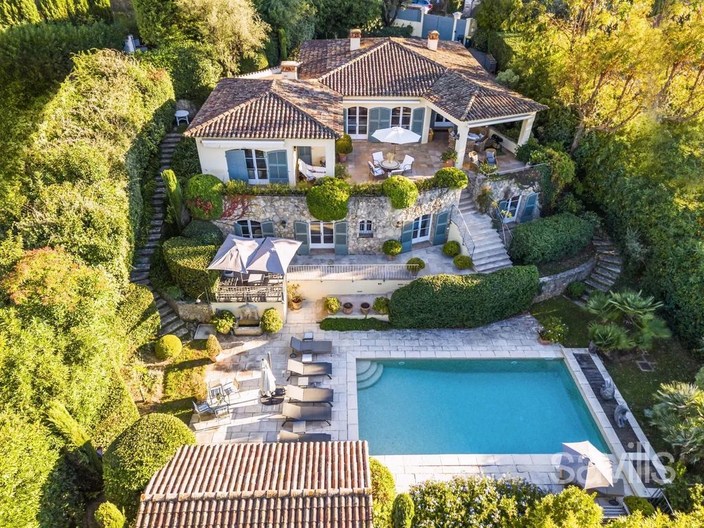 Property photo 1 of 11 Charming Villa Moments From The Village
