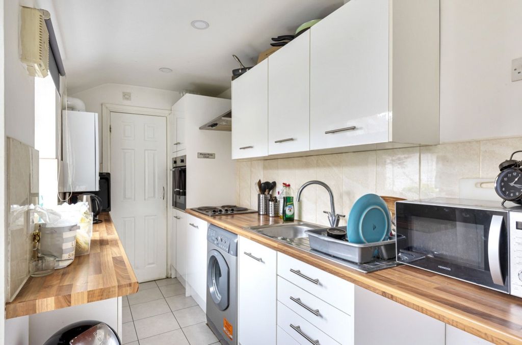 Property photo 1 of 5 Andrew Kitchen