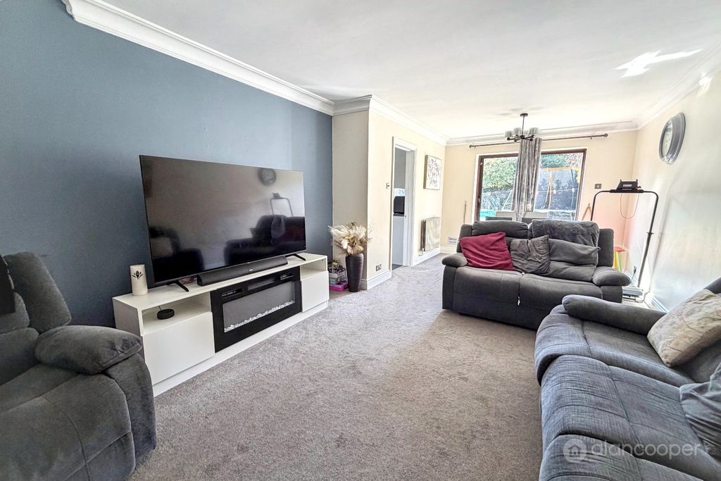 Property photo 3 of 17 5112146