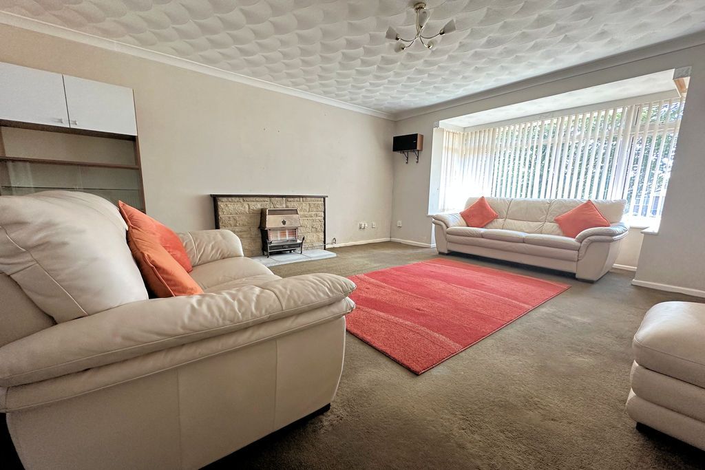 Property photo 2 of 24 Lounge