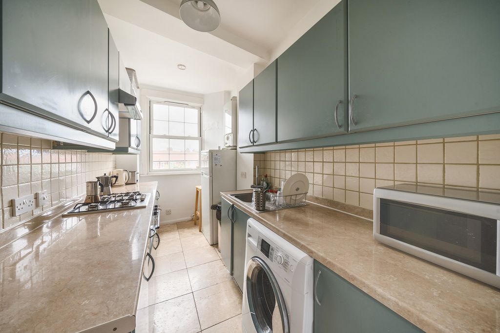 Property photo 3 of 16 Kitchen