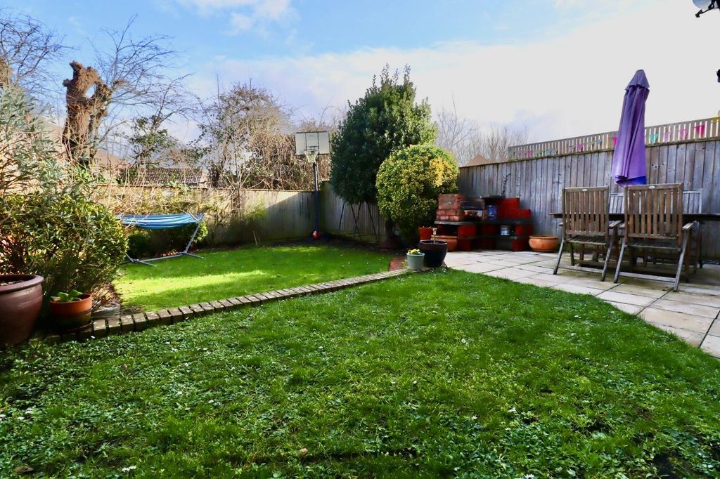 Property photo 3 of 17 Garden