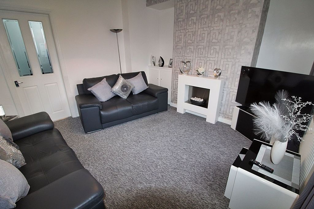 Property photo 2 of 20 Lounge