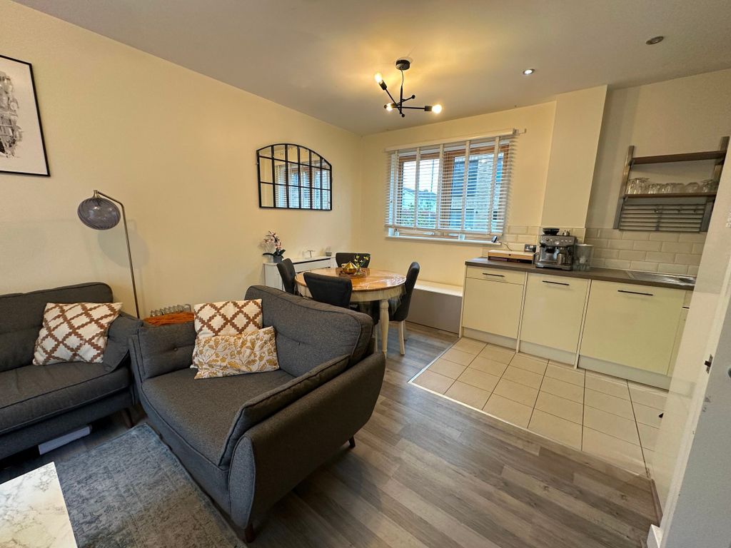 Property photo 1 of 30