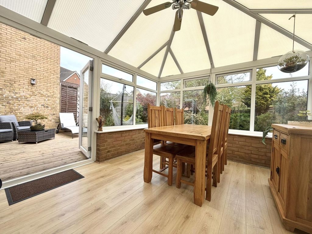 Property photo 3 of 20 Conservatory