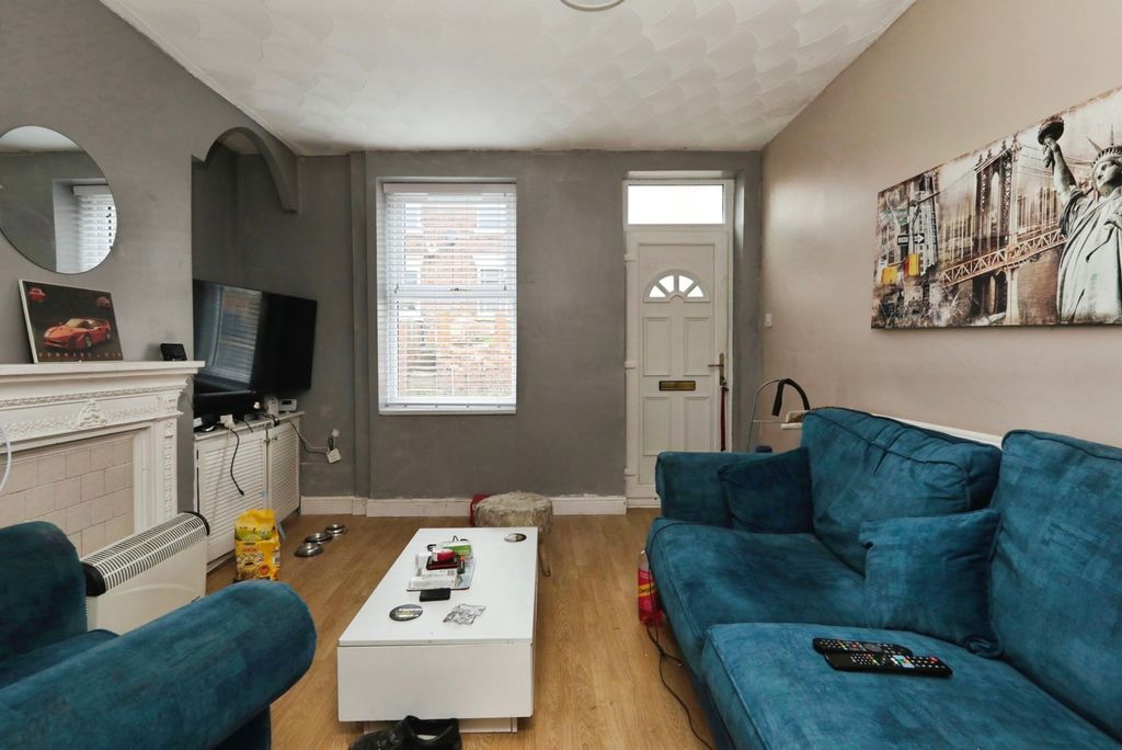 Property photo 2 of 15 Pbox-Img.Jpg