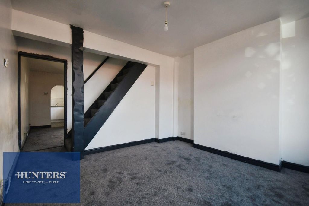 Property photo 2 of 11 Lounge 01.Jpg