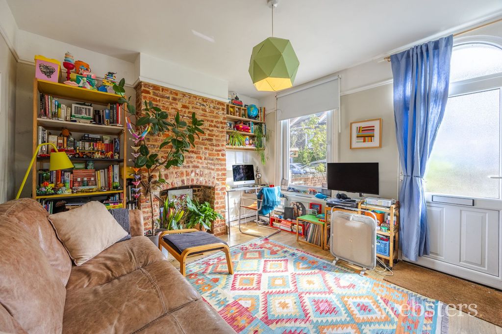 Property photo 2 of 20