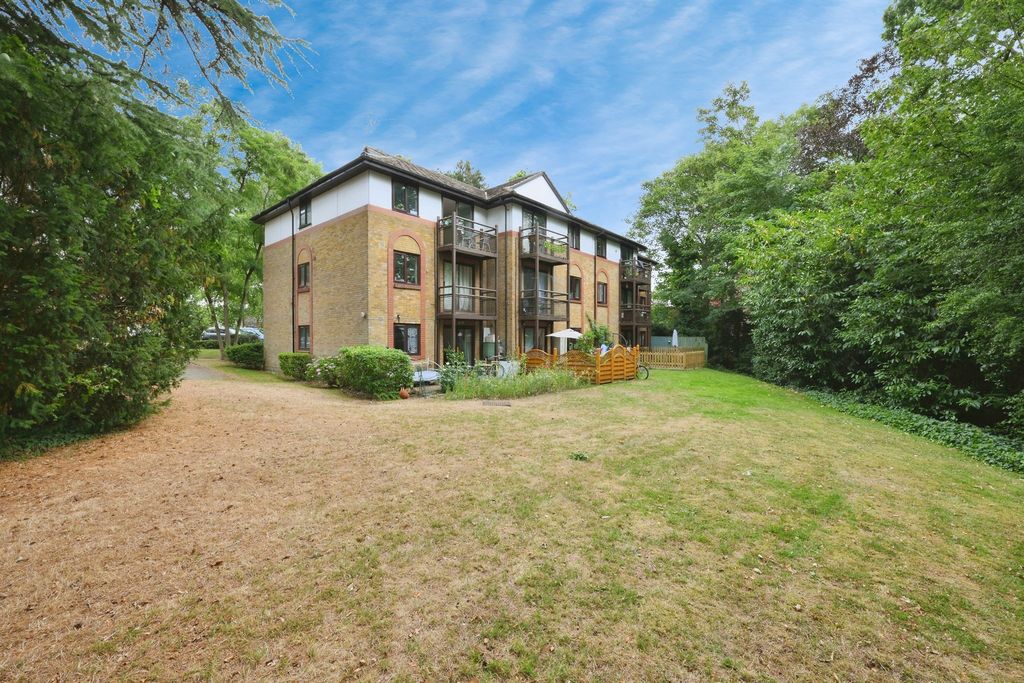 Property photo 1 of 17