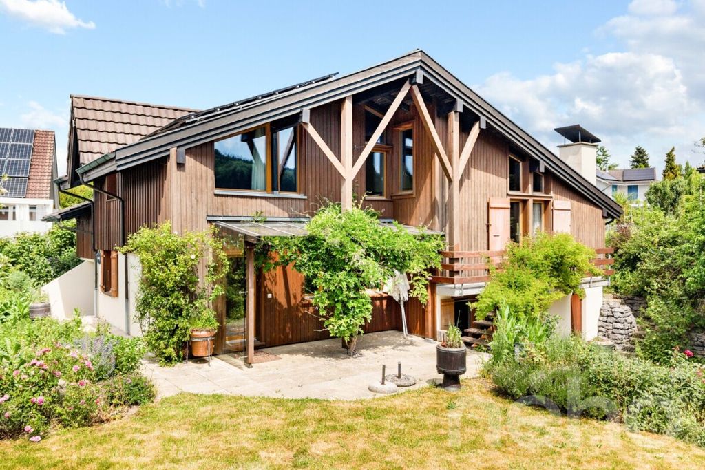 Property photo 2 of 12