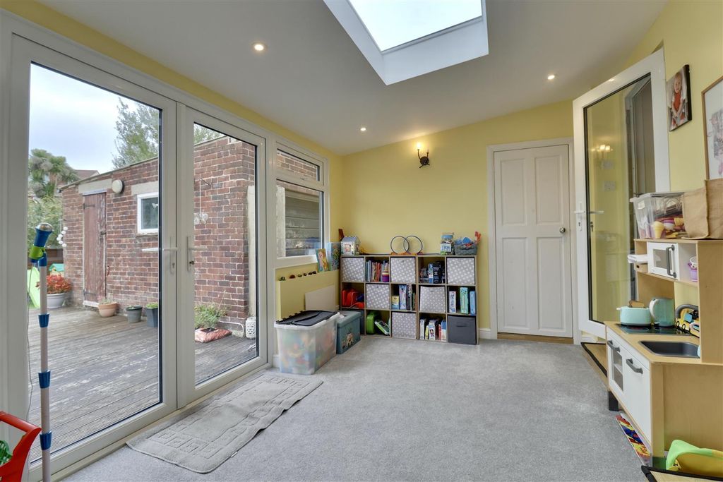 Property photo 3 of 12 F388D103-20Bf-474F-B77B-E12C82F7Afc4_1_201_A.Jpeg