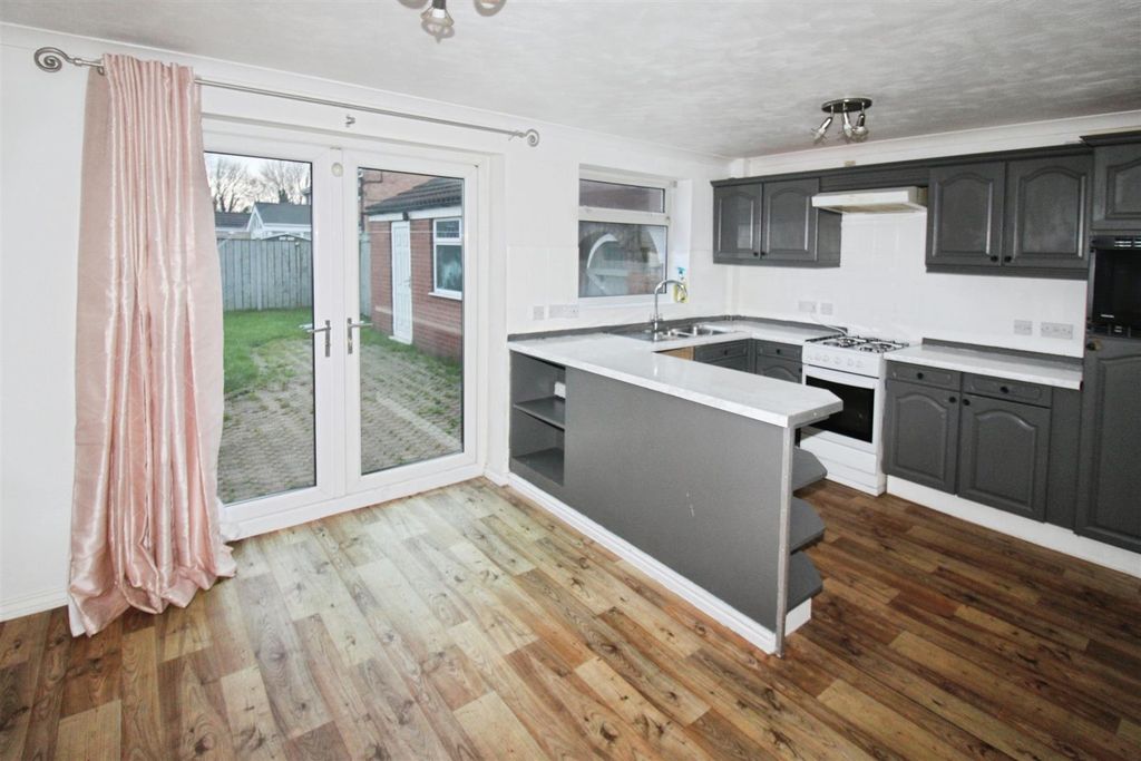 Property photo 3 of 10 Open Plan Dining Kitchen