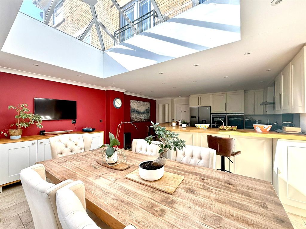 Property photo 3 of 37 Picture 3