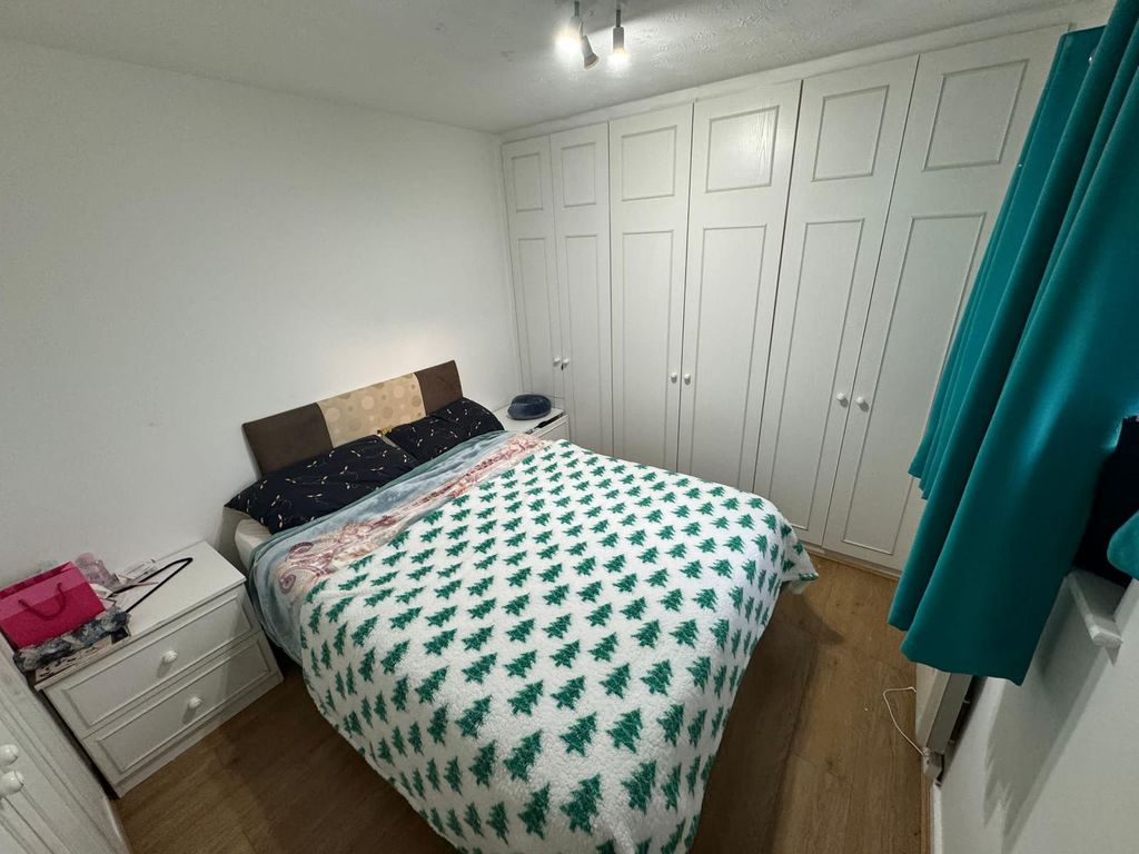 Property photo 3 of 5