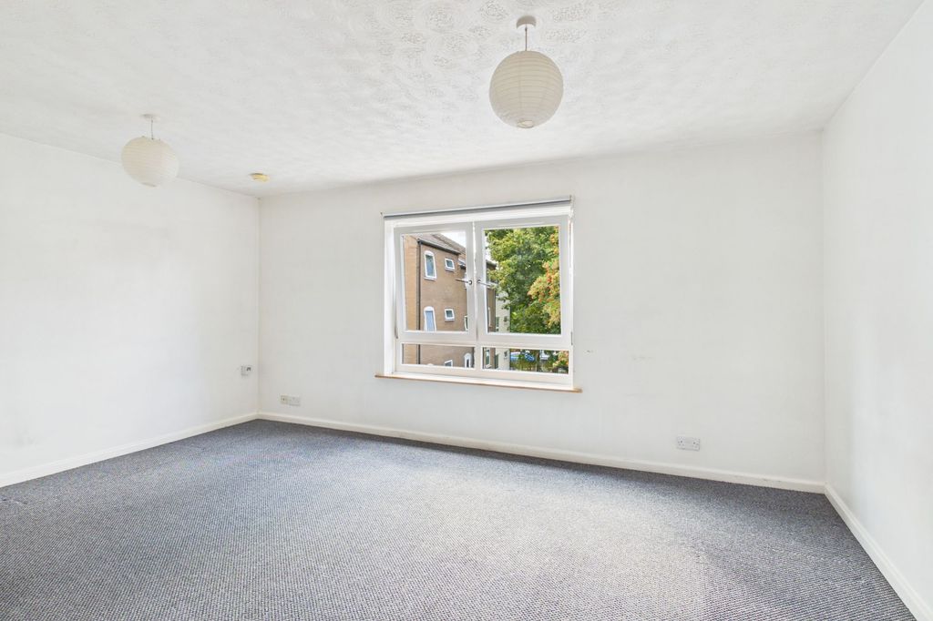 Property photo 2 of 4