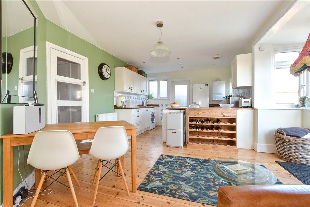 Property photo 2 of 10 Kitchen/Dining Area
