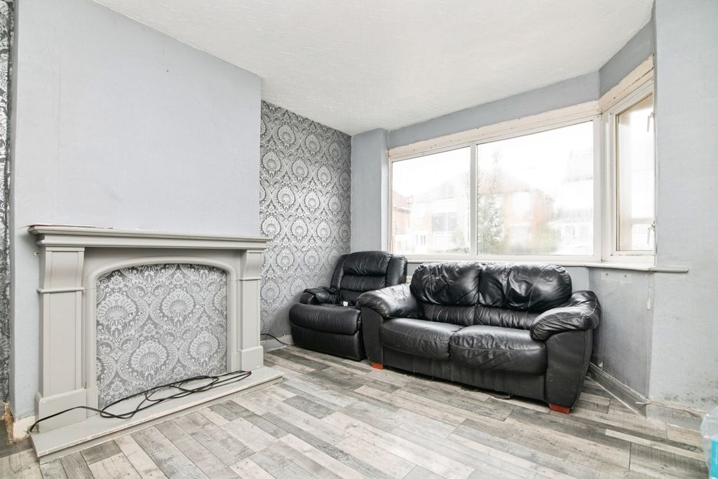 Property photo 3 of 17 Photo