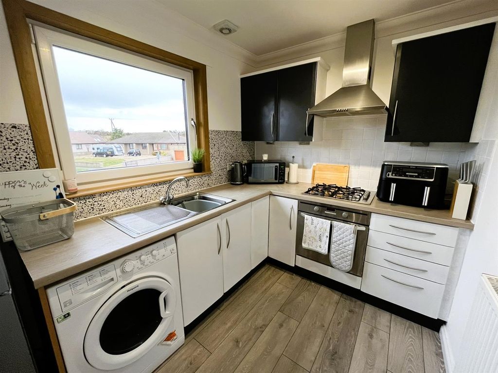 Property photo 3 of 14 Kitchen