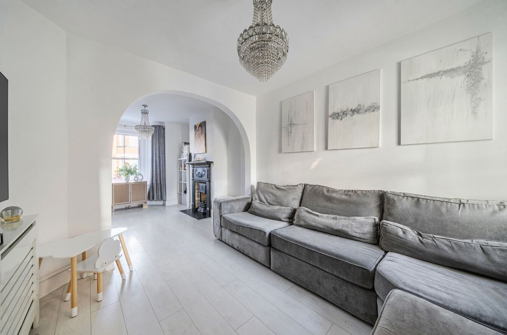 Property photo 3 of 15 1385034-12-6925c1...