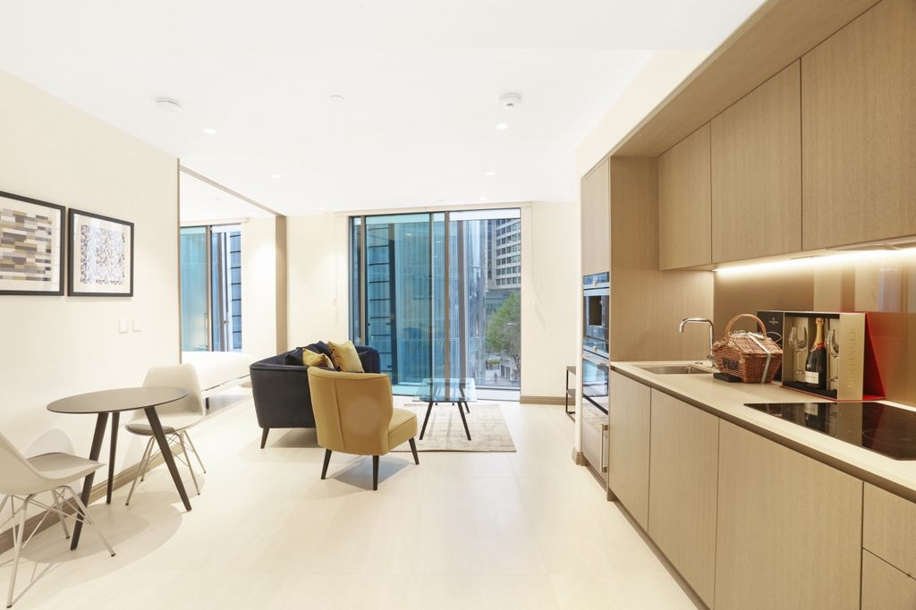 Property photo 3 of 11 Kitchen