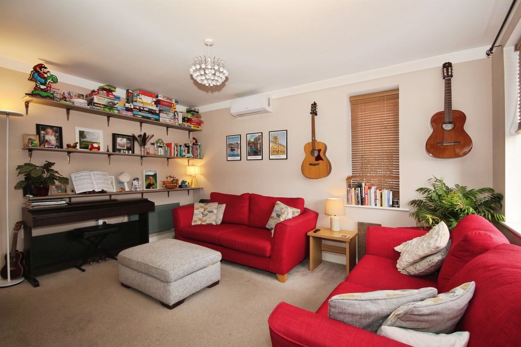 Property photo 3 of 16