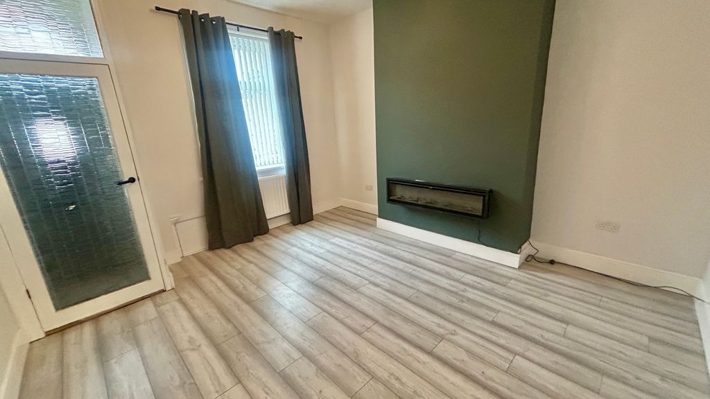 Property photo 2 of 11 Photo #2