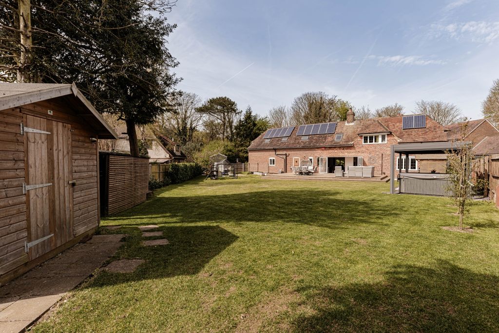 Property photo 3 of 35 Garden