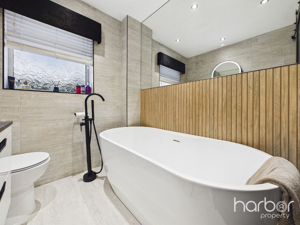 Property photo 2 of 33 4951055